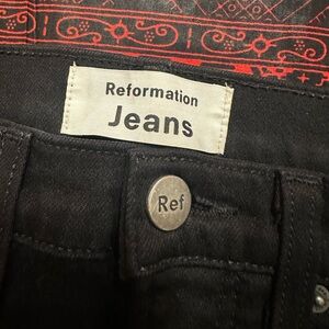 Reformation Dark Jeans for Women
Size 25 inseam 30”